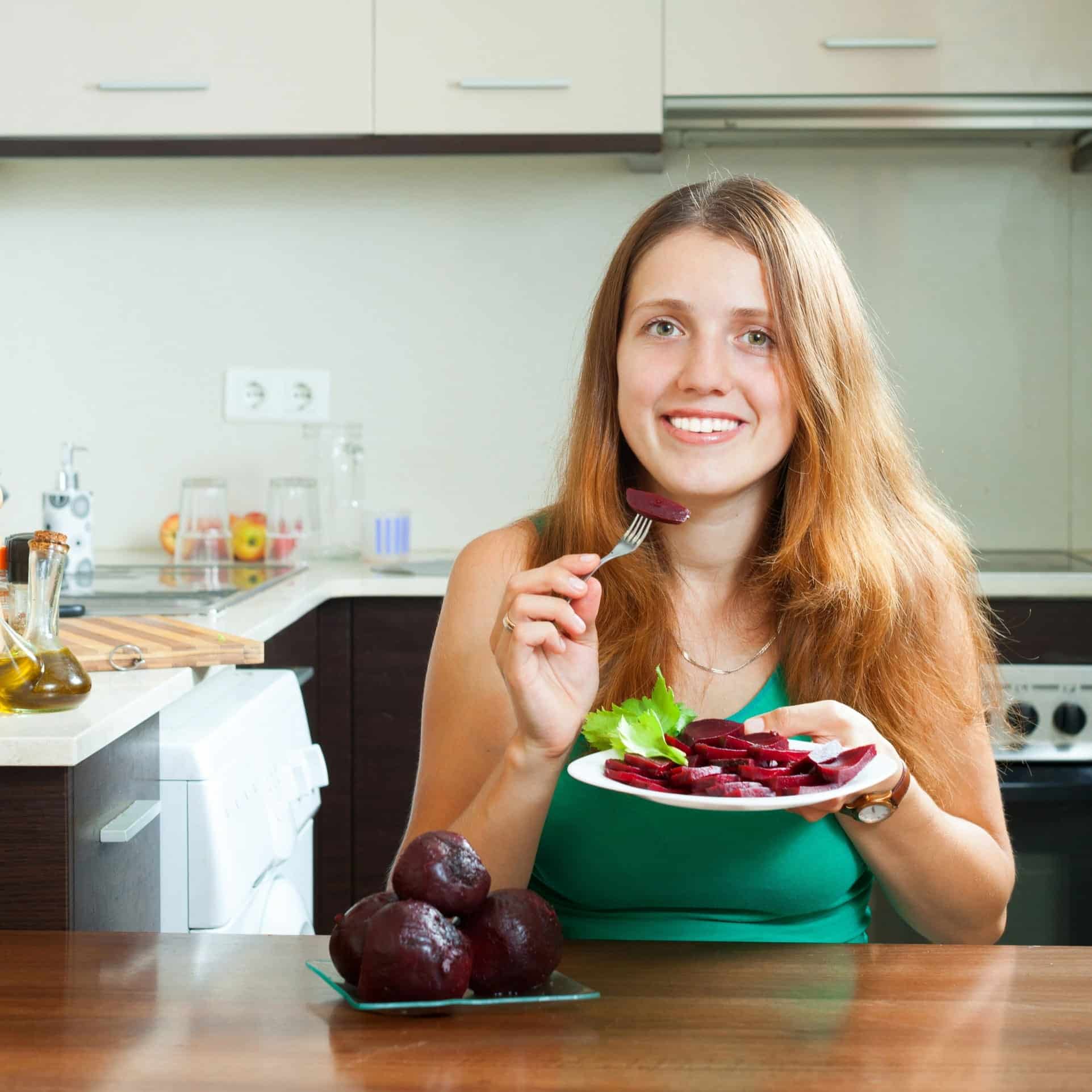 GLP-1 medicatie helpt bij gewichtsverlies door de eetlust te verminderen en het gevoel van verzadiging te vergroten.