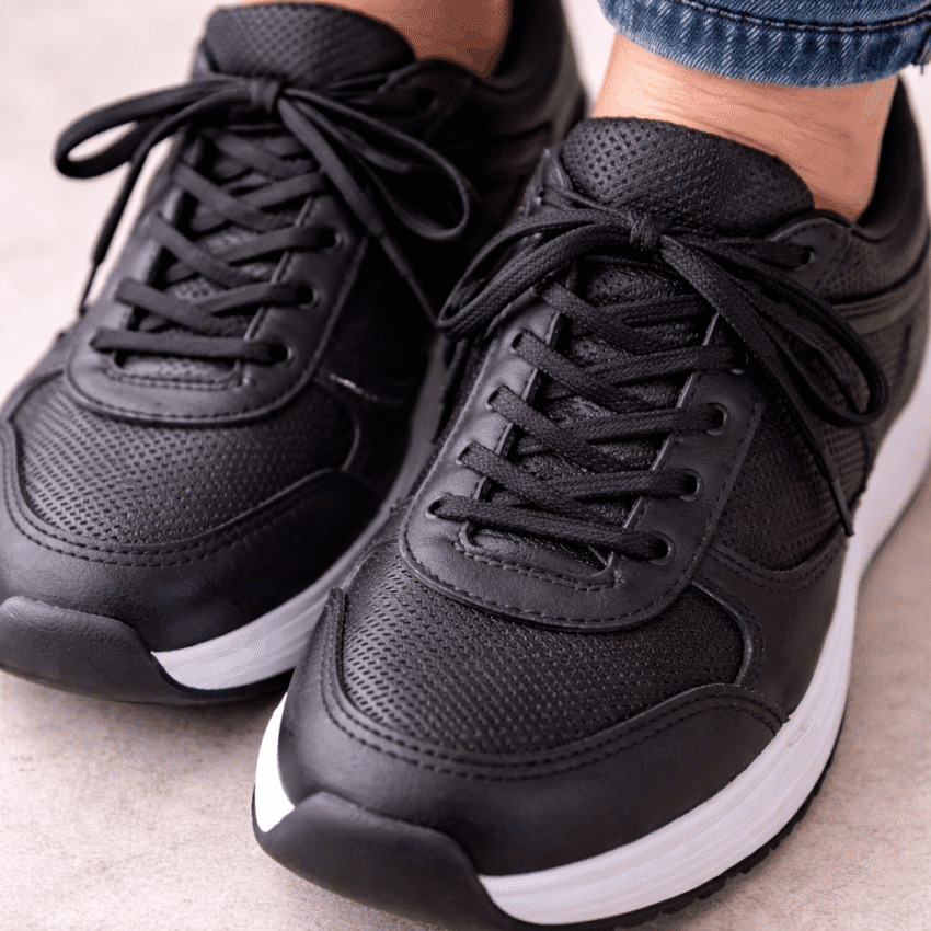 Which factor increases the risk of developing fungal foot infections?